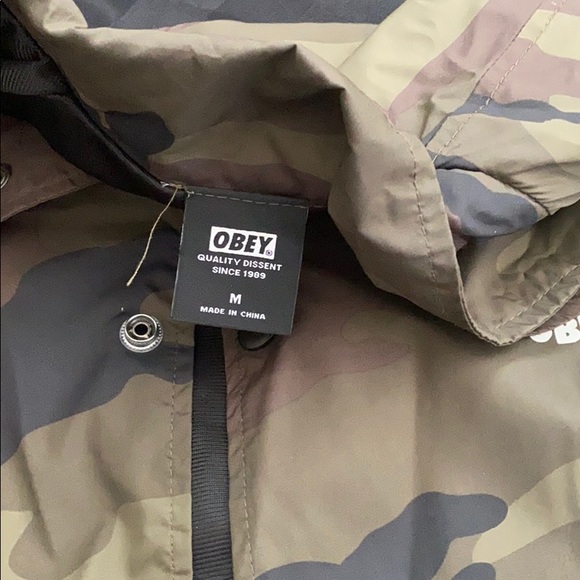OBEY Men’s Size Medium Camo Windbreaker - Picture 3 of 3